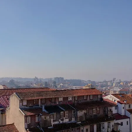 Mezzanine Downtown Balcony Apartman